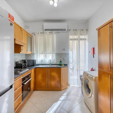 아파트 Cosy 2 Bedroom Near The Sea Cell1-1 세인트폴스베이