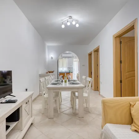 아파트 Cosy 2 Bedroom Near The Sea Cell1-1 세인트폴스베이