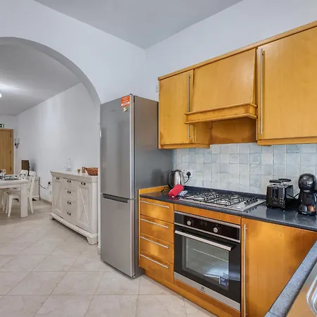 Cosy 2 Bedroom Near The Sea Cell1-1 아파트