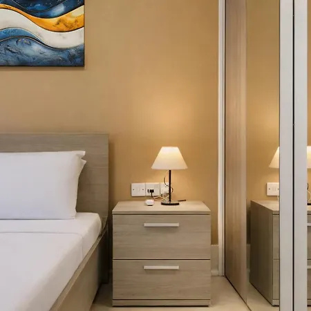 Cosy 2 Bedroom Near The Sea Cell1-1 * 세인트폴스베이