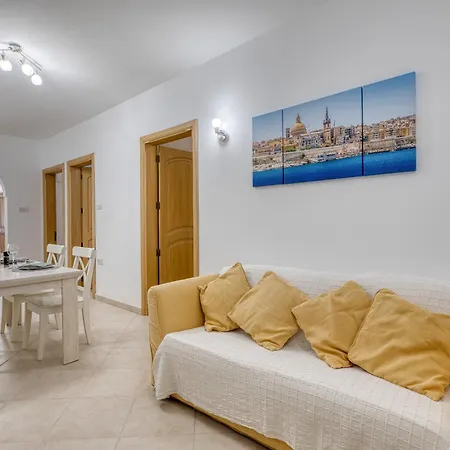 Cosy 2 Bedroom Near The Sea Cell1-1 아파트