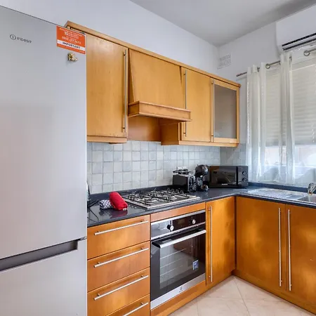 Cosy 2 Bedroom Near The Sea Cell1-1
